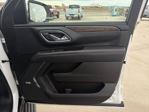 Used 2023 Chevrolet Tahoe Premier AWD/4WD image 23