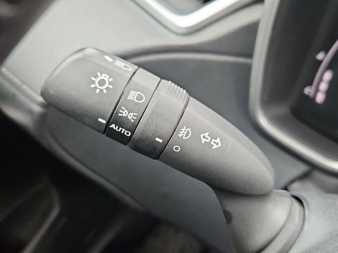 Used 2024 Toyota Corolla Cross XLE AWD/4WD image 27