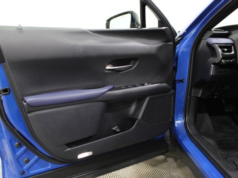 Used 2021 Lexus UX 250h w/ Premium Package image 6