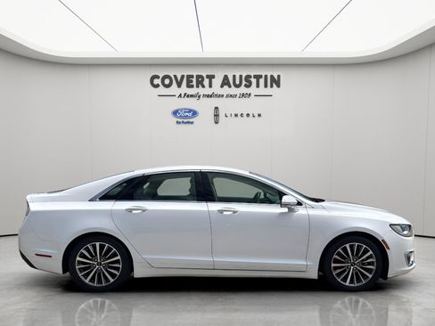 Used 2019 Lincoln MKZ Premiere FWD image 4