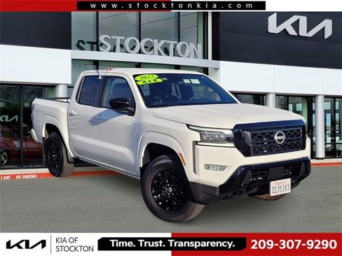 Used 2023 Nissan Frontier SV w/ Midnight Edition Package image 1