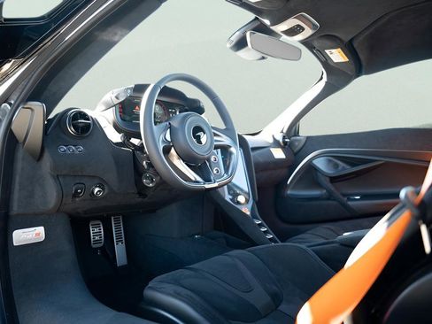 New 2026 McLaren 750S RWD image 38