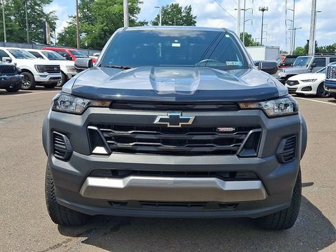 Used 2025 Chevrolet Colorado Trail Boss AWD/4WD image 2