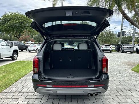 Used 2025 Hyundai Palisade SEL FWD image 28