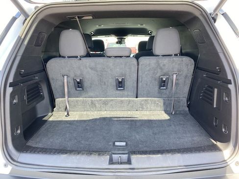 Used 2024 Chevrolet Traverse LT FWD image 25