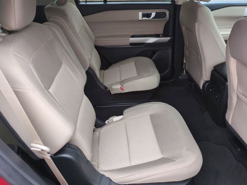 Used 2023 Ford Explorer XLT AWD/4WD image 20