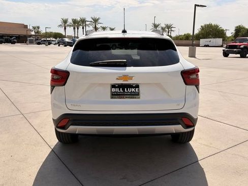 Used 2026 Chevrolet Trax LT FWD image 9