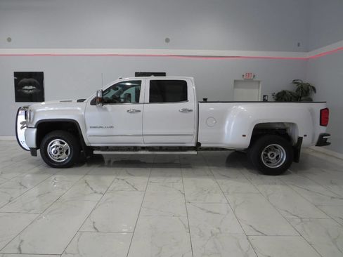 Used 2019 GMC Sierra 3500 Denali w/ Duramax Plus Package AWD/4WD image 3
