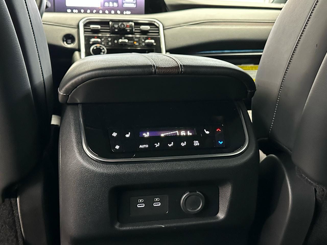 Used 2025 Nissan Armada Platinum w/ Convenience Package RWD image 22
