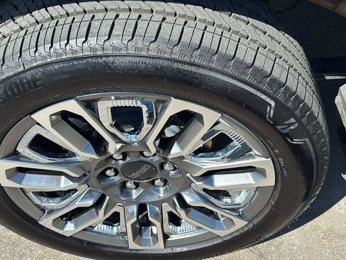 Used 2024 GMC Sierra 1500 Denali Ultimate image 12