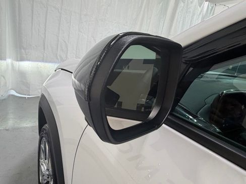 Used 2026 Chevrolet Equinox LT w/ Safety and Technology Package FWD image 12