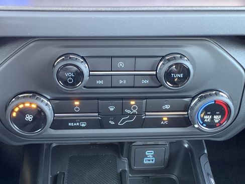 New 2025 Ford Bronco 4-Door image 33