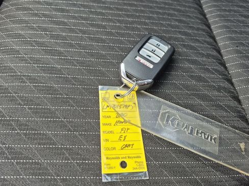 Used 2020 Honda Fit EX image 34
