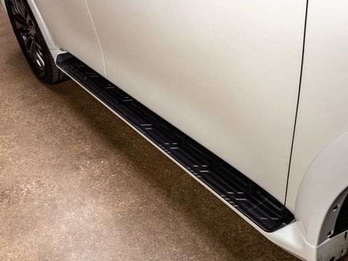 Used 2023 Nissan Armada Platinum w/ Captain's Chairs Package image 12