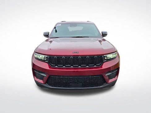 New 2025 Jeep Grand Cherokee Altitude image 9