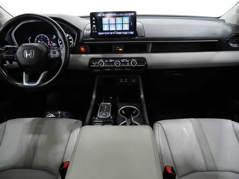Used 2023 Honda Pilot Touring image 11