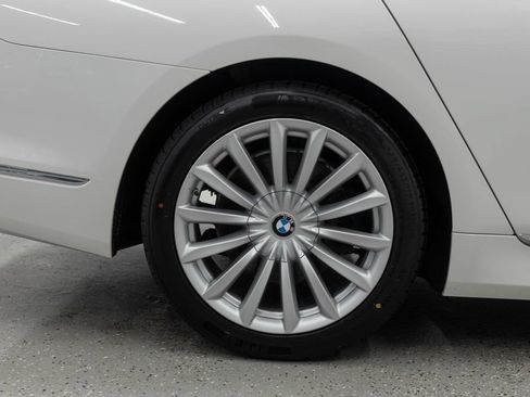 Used 2018 BMW 740i xDrive AWD/4WD image 42