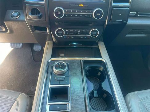 Used 2018 Ford Expedition Max Limited RWD image 14