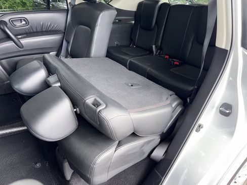 Used 2024 Nissan Armada SV AWD/4WD image 32