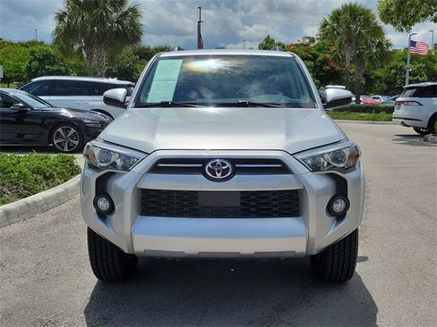 Used 2020 Toyota 4Runner SR5 image 2