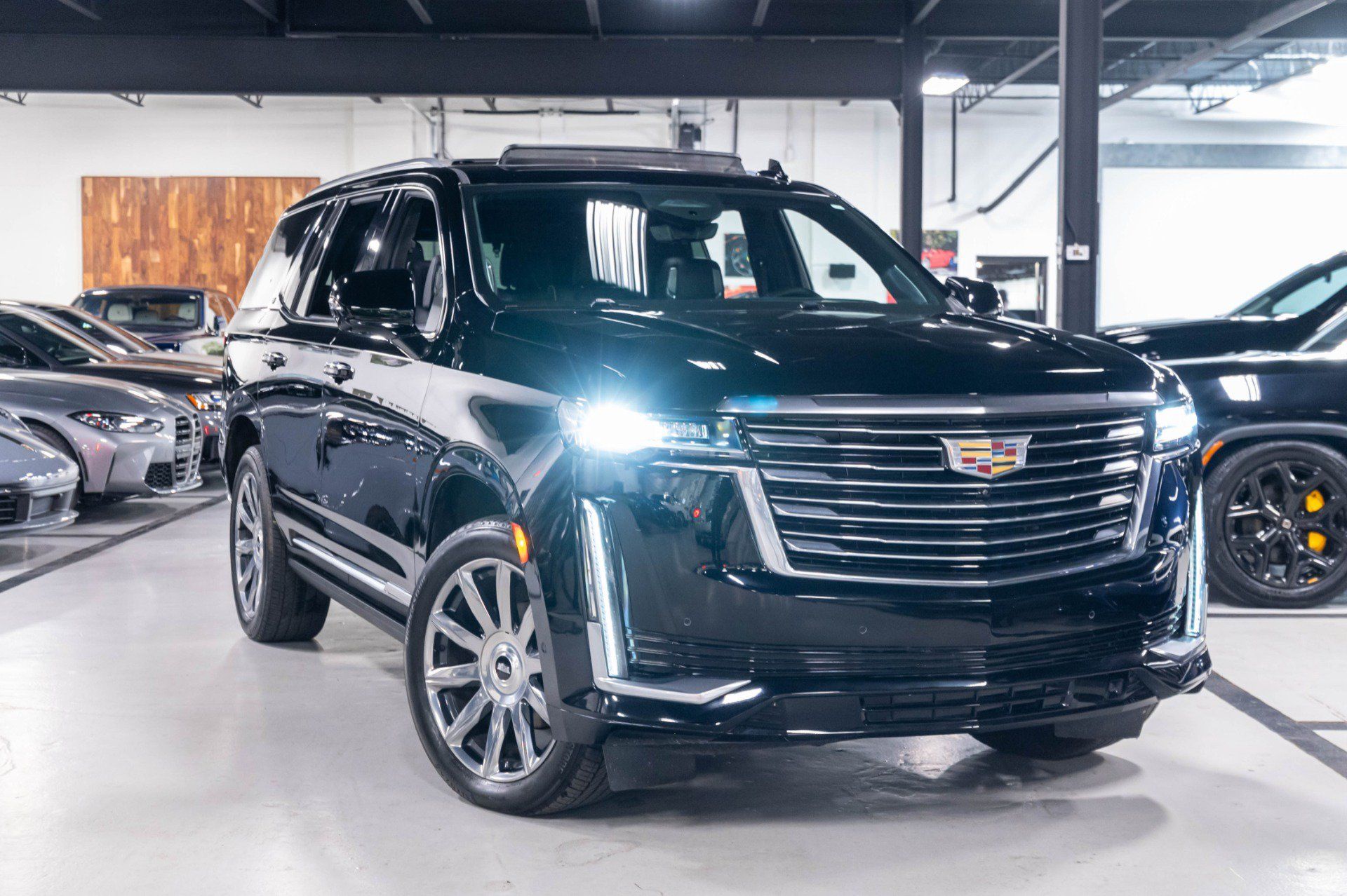 Used 2024 Cadillac Escalade Premium Luxury Platinum AWD/4WD image 76