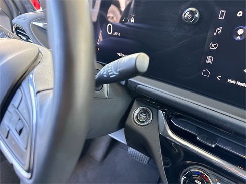 Used 2025 Buick Envista Sport Touring image 23