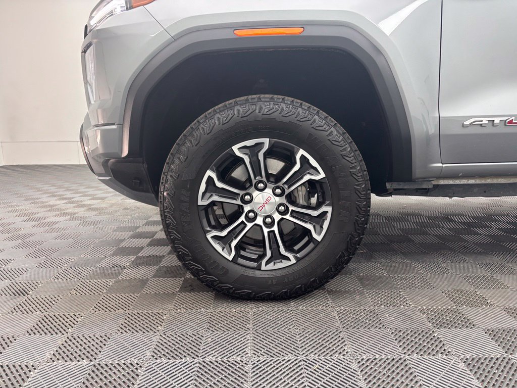 Used 2024 GMC Canyon AT4 w/ Technology Package AWD/4WD image 14