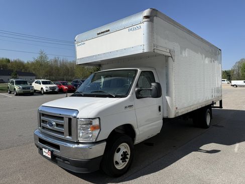 Used 2023 Ford E-450 and Econoline 450 Super Duty w/ Power Windows & Locks Group RWD image 3