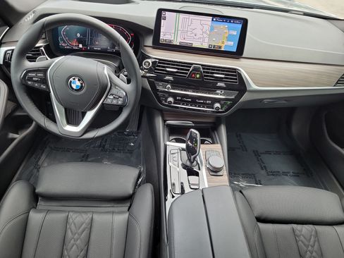 Used 2023 BMW 530i w/ Premium Package RWD image 11