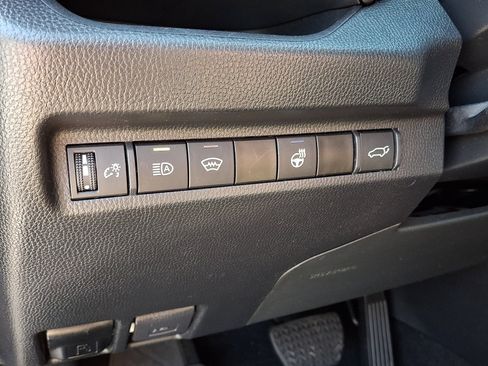 Used 2023 Toyota RAV4 XLE Premium AWD/4WD image 25