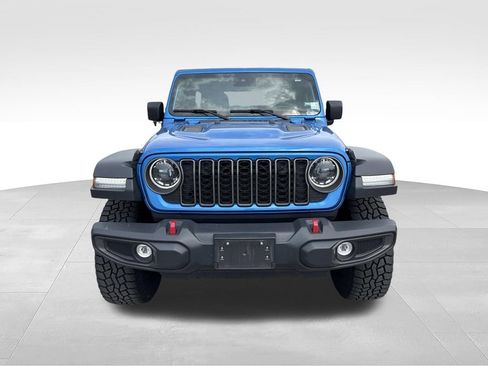 Used 2025 Jeep Wrangler Unlimited Rubicon AWD/4WD image 2