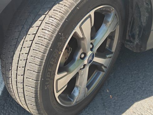 Used 2017 Ford Escape SE w/ Equipment Group 201A FWD image 19