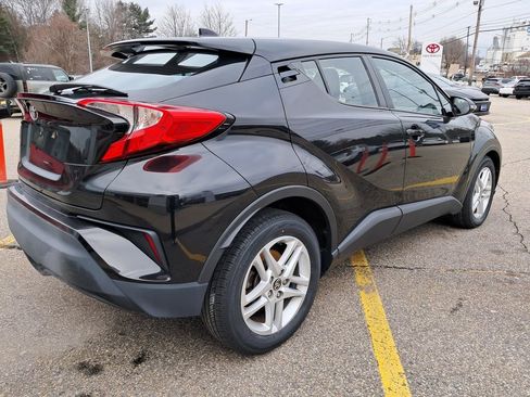 Used 2020 Toyota C-HR LE image 3