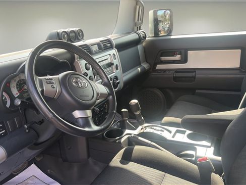 Used 2007 Toyota FJ Cruiser 4WD image 12