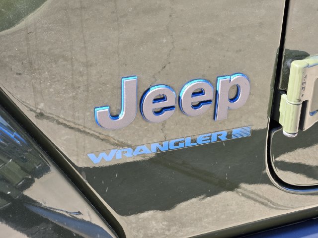 Used 2023 Jeep Wrangler Unlimited Rubicon 4xe AWD/4WD image 12
