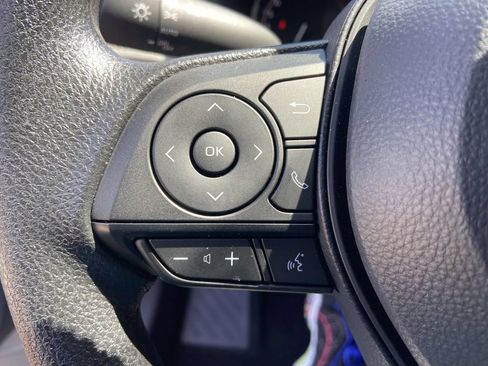 Used 2025 Toyota RAV4 XLE w/ Convenience Package FWD image 32