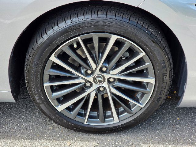Used 2022 Lexus ES 350 w/ Premium Package FWD image 9