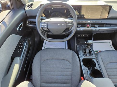 Used 2025 Kia K4 EX image 11