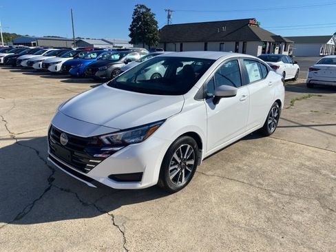 New 2025 Nissan Versa SV w/ Trunk Package image 2