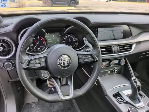Used 2023 Alfa Romeo Stelvio Veloce image 32