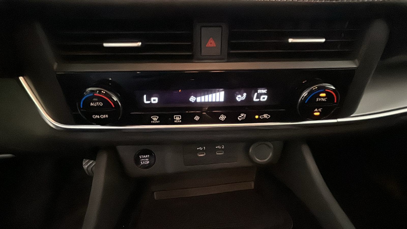 Used 2025 Nissan Rogue SV FWD image 27