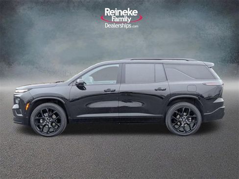 Used 2024 Chevrolet Traverse RS image 9