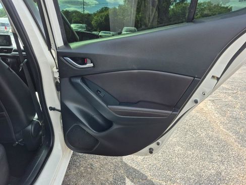 Used 2017 MAZDA MAZDA3 Touring FWD image 33
