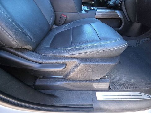 Used 2022 Chevrolet Silverado 1500 RST w/ Redline Edition AWD/4WD image 34