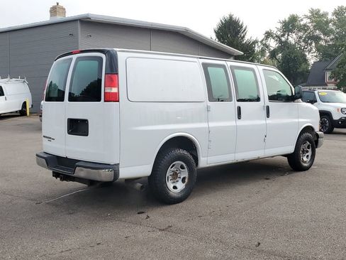 Used 2015 Chevrolet Express 2500 w/ Express Access Plus Package image 3