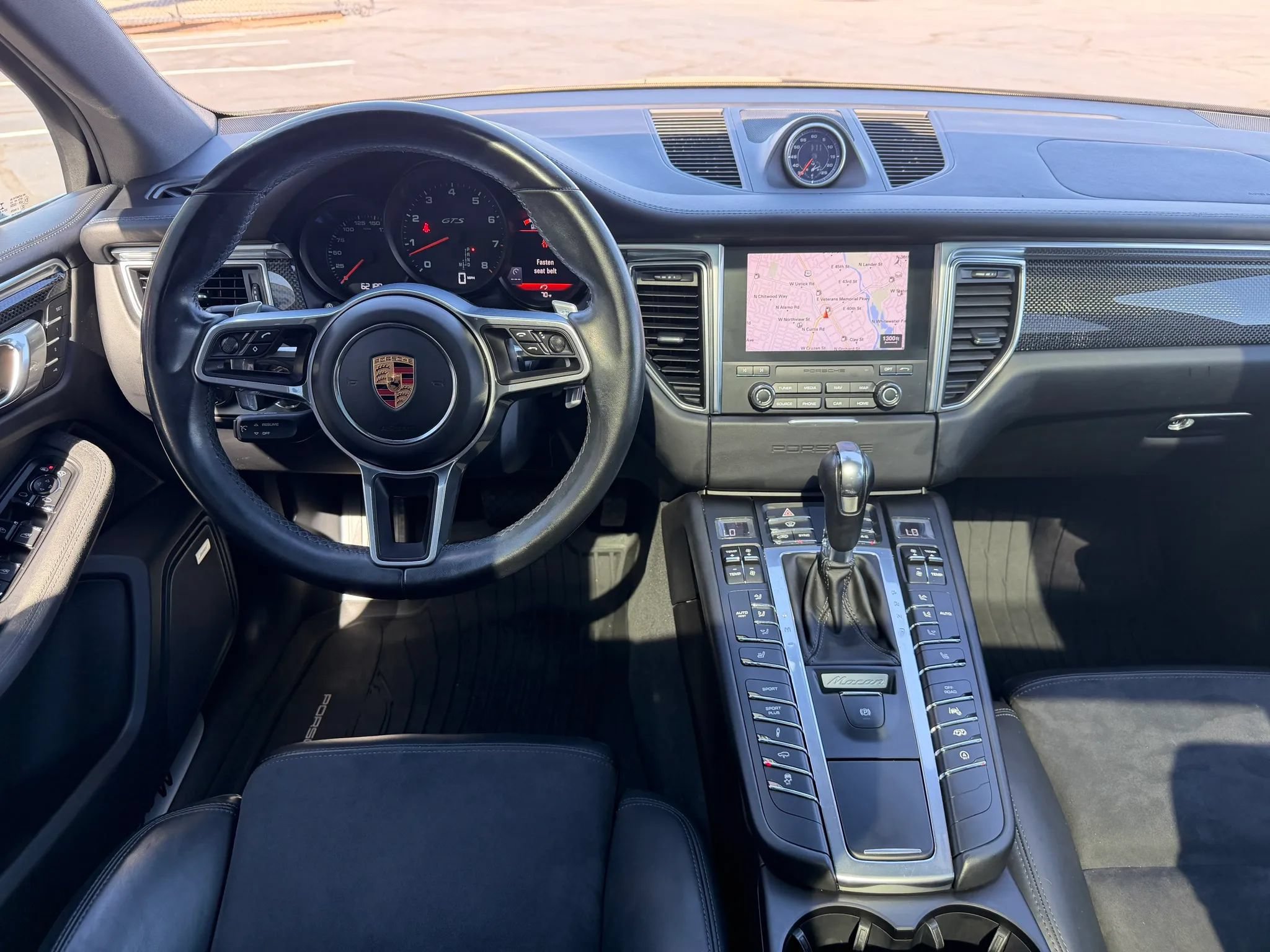 Used 2017 Porsche Macan GTS AWD/4WD image 23