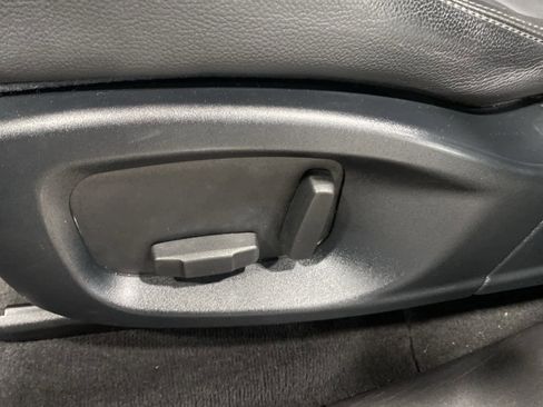 Used 2017 Jaguar F-PACE Premium image 16