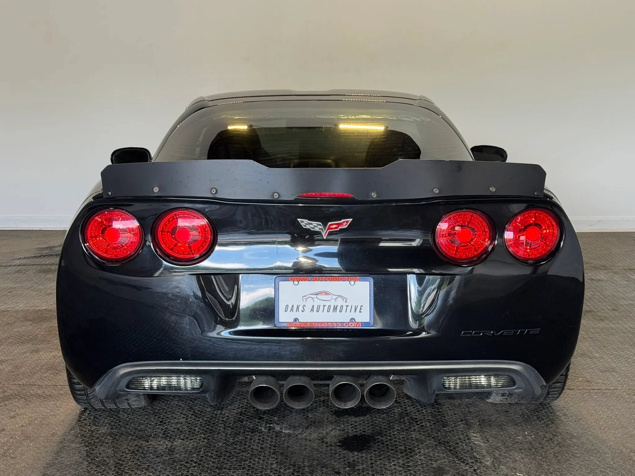 Used 2005 Chevrolet Corvette Coupe w/ Preferred Equipment Group RWD image 11