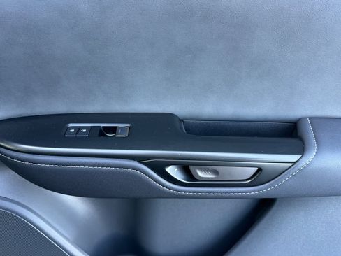 Used 2025 Lexus RZ 300e w/ Accessory Package (Z2) image 19