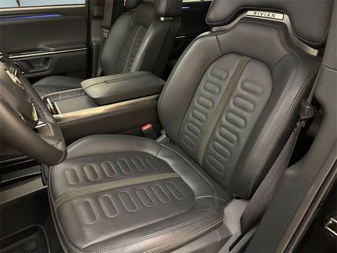 Used 2023 Rivian R1S Launch Edition image 5